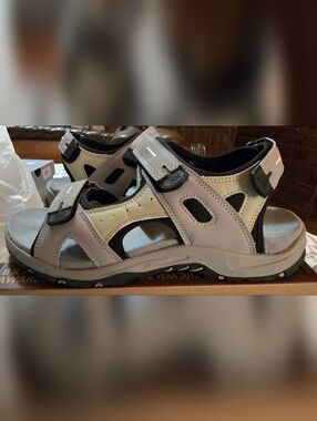 CrownComfort Men's Gray Outdoor Hiking Sandals